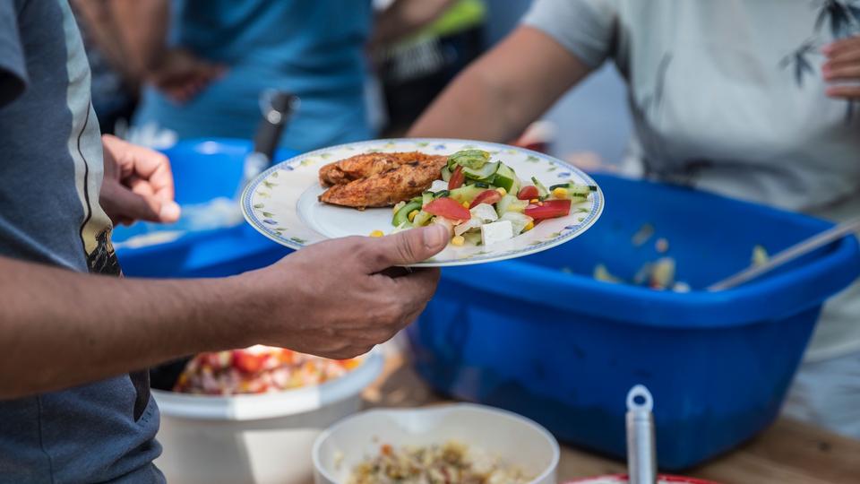 Ein Grillfest Fur Obdachlose Mitmenschen